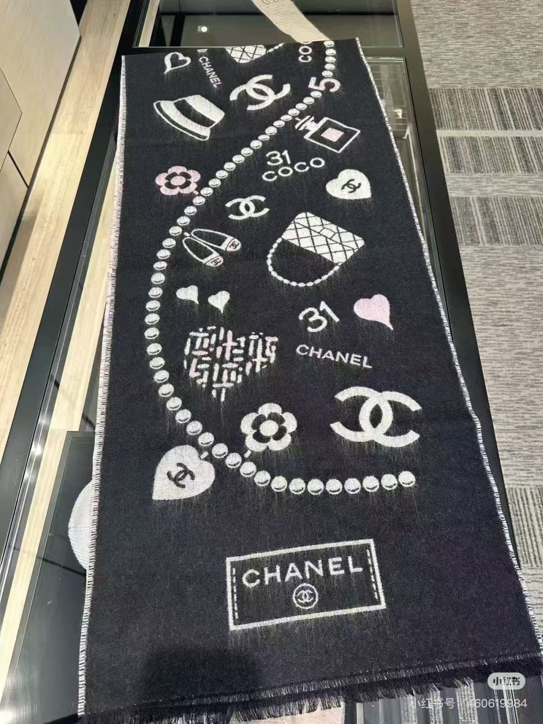 CHANEL 25S SCARF 200 IN CASHMERE 991992