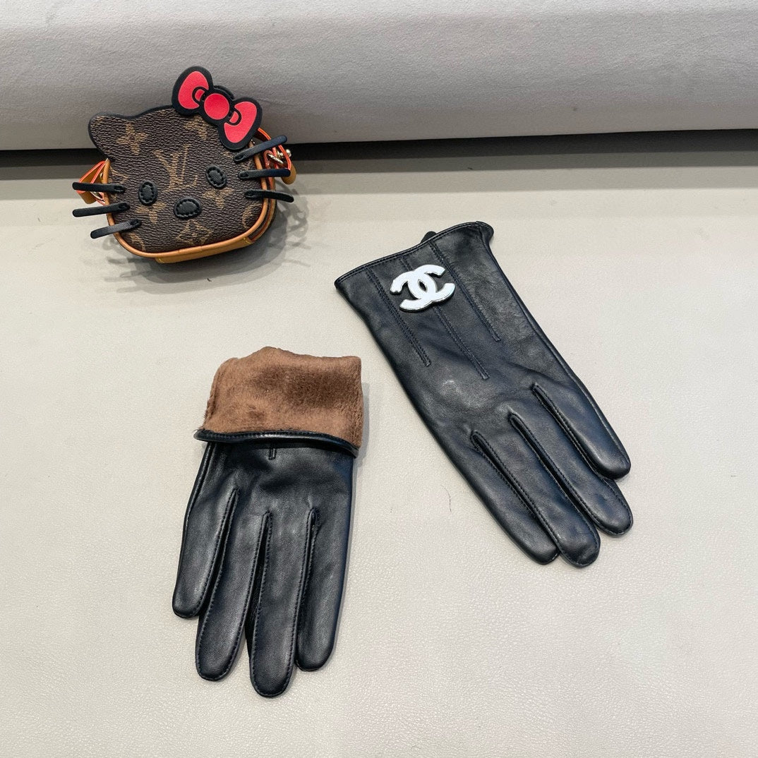 CHANEL GLOVES IN BLACK LAMBSKIN WITH WHITE LOGO 462412