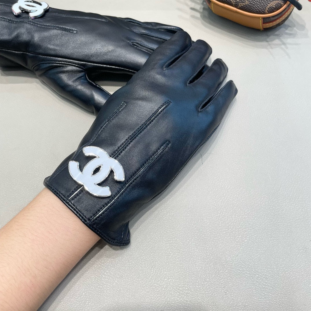 CHANEL GLOVES IN BLACK LAMBSKIN WITH WHITE LOGO 462412
