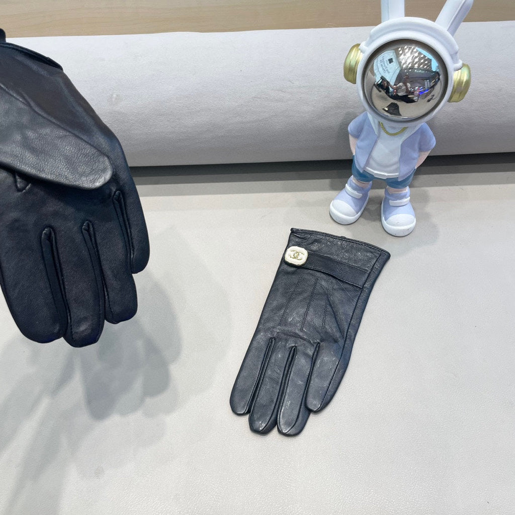 CHANEL GLOVES IN BLACK LAMBSKIN 463791