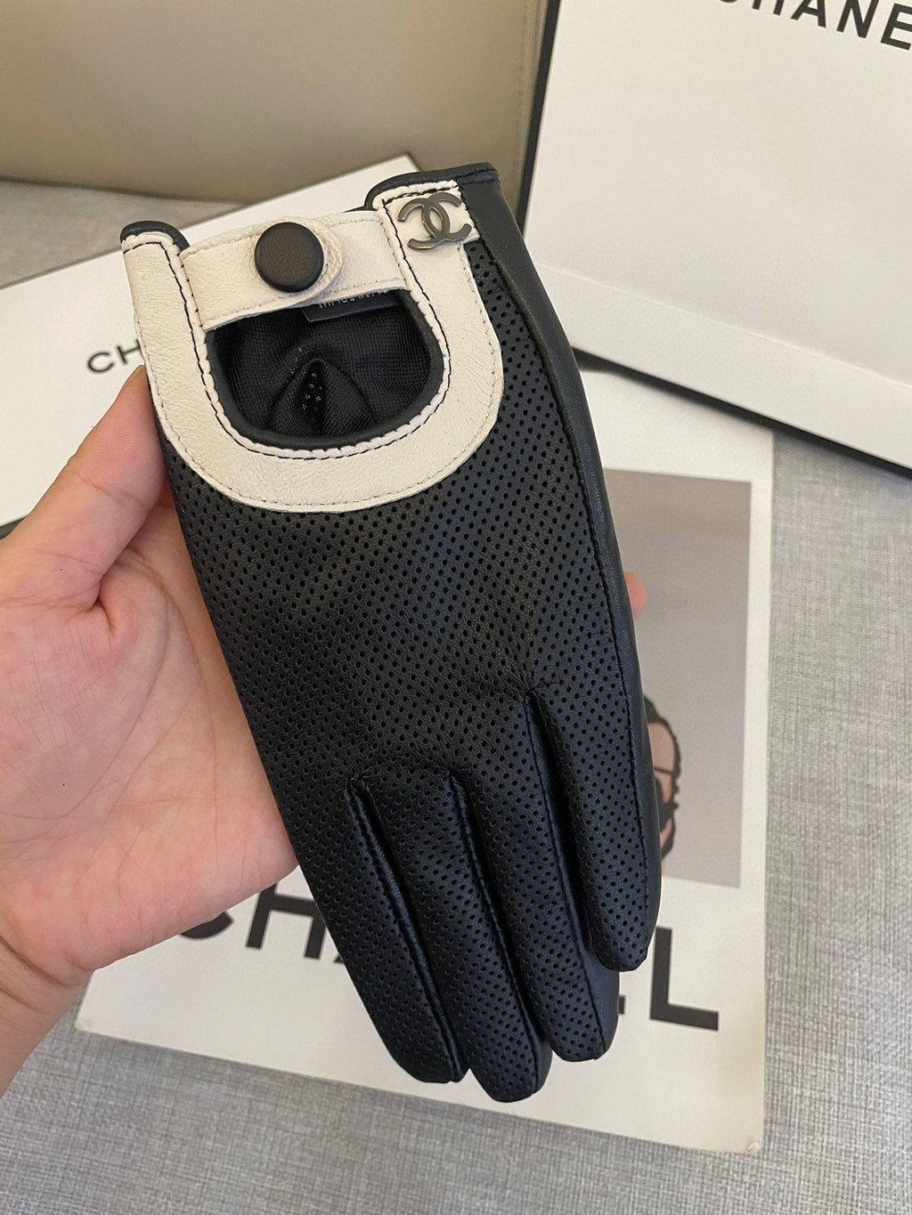 CHANEL GLOVES IN BLACK SHEEPSKIN 463848