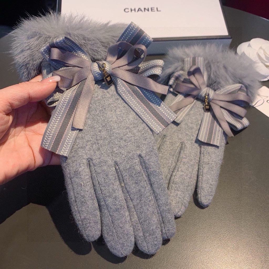 CHANEL GLOVES IN DOLPHIN GRAY WOOL AND RABBIT FUR 441838
