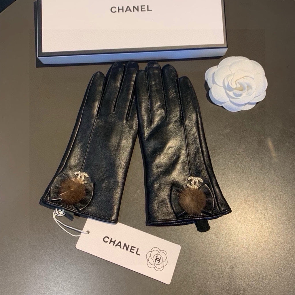 CHANEL GLOVES IN BLACK LAMBSKIN 456328