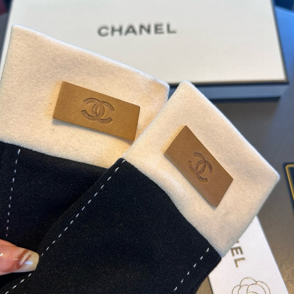 CHANEL GLOVES IN BLACK WOOL 462254