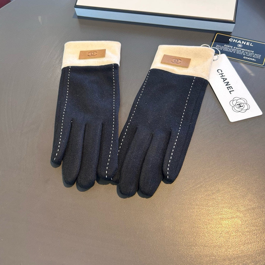 CHANEL GLOVES IN BLACK WOOL 462254