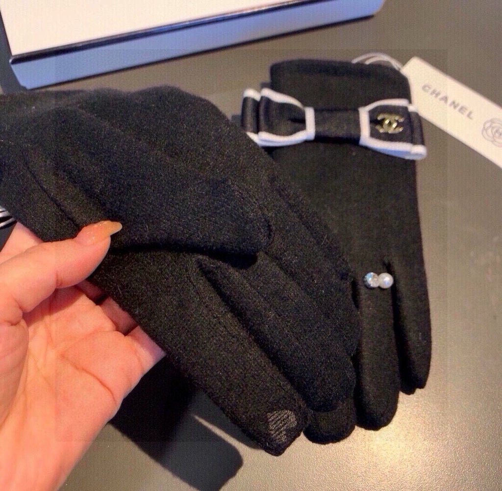 CHANEL GLOVES IN BLACK WOOL WITH BOW 463857