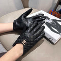 CHANEL GLOVES IN BLACK LAMBSKIN 465006