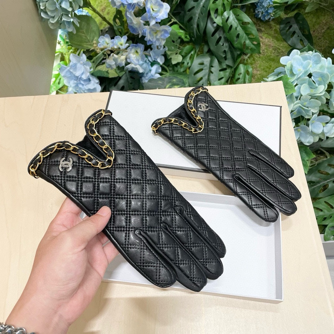 CHANEL GLOVES IN BLACK LAMBSKIN 464979