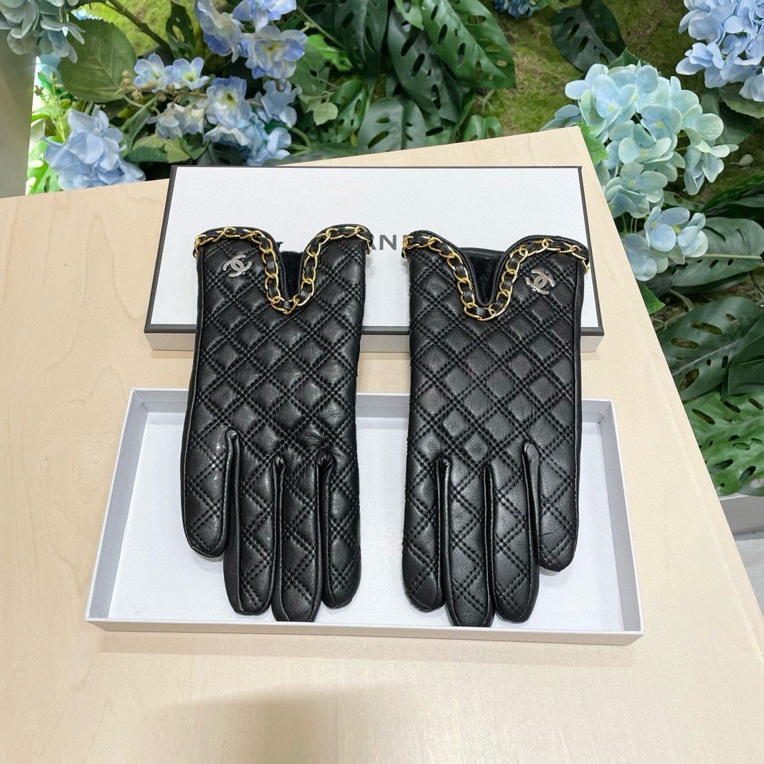 CHANEL GLOVES IN BLACK LAMBSKIN 464979