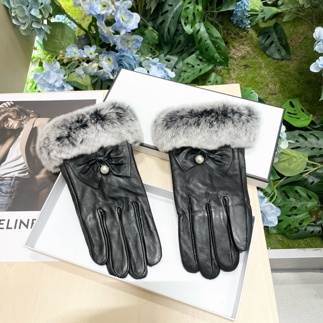 CHANEL GLOVES IN BLACK LAMBSKIN WITH RABBIT FUR 465072