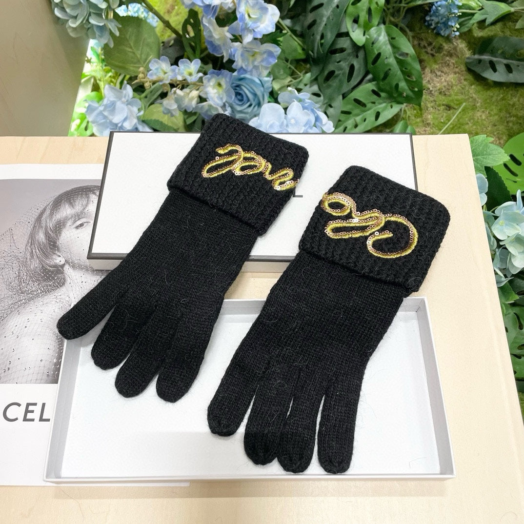 CHANEL GLOVES IN BLACK WOOL WITH YELLOW LOGO 465778
