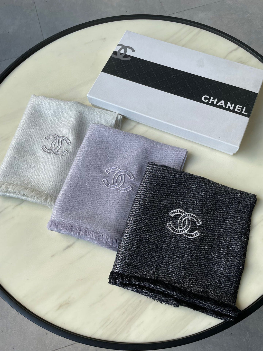CHANEL SCARF 210 CM IN BLACK CASHMERE 402208